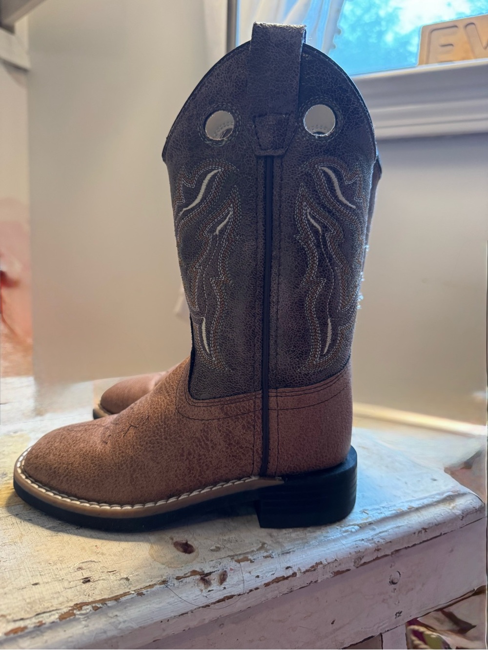 Tractor Supply Co Unisex kids Broad Square Toe Western Boots.